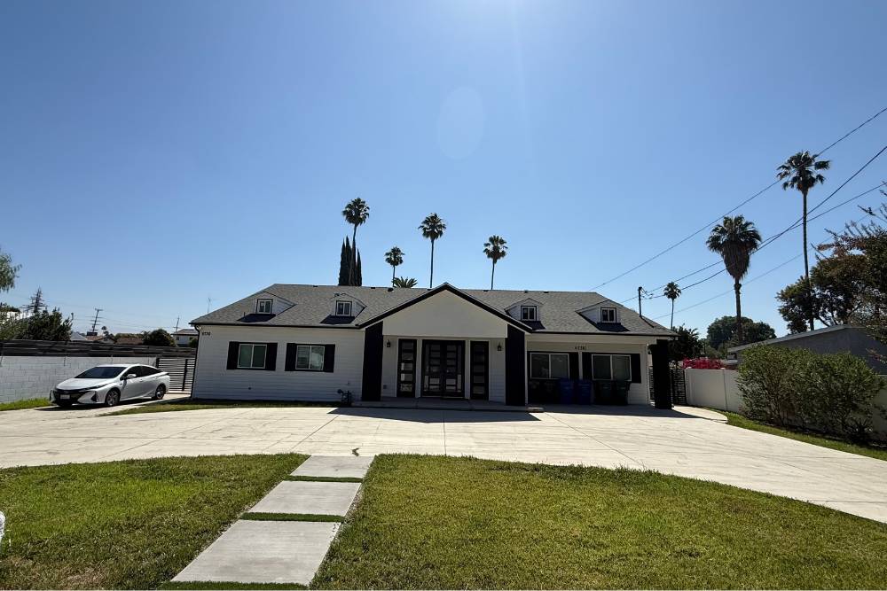 Exterior view of a modern residential treatment facility offering Opiate Detox in Reseda, CA.”