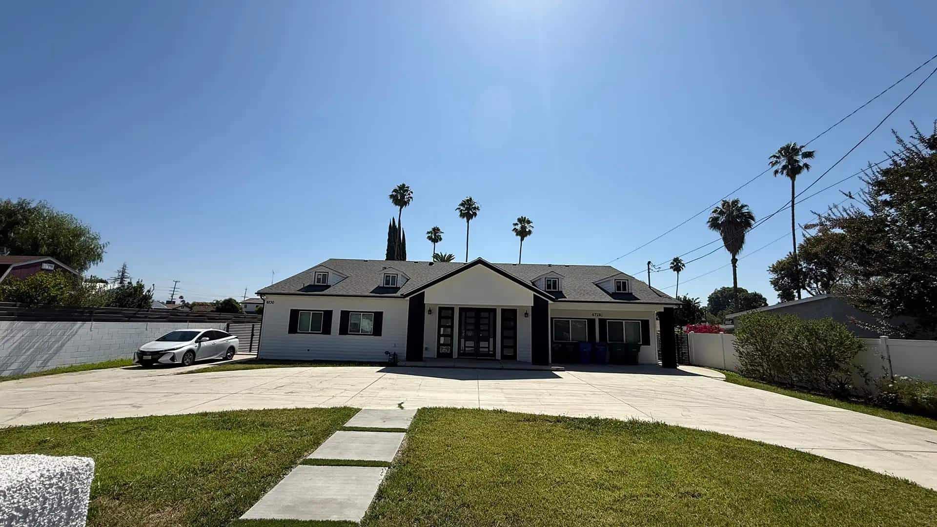 Exterior view of Uprise Treatment Center offering Xanax Detox in Reseda, CA